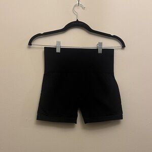Magnlens NWT Black Seamless Gym Athletic Bike Shorts‎ Size S Trendy Form Fitting